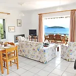 Korakias Skorpidi Apartman *